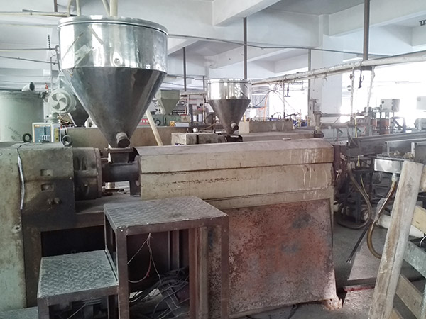 PVC塑胶异型材生产