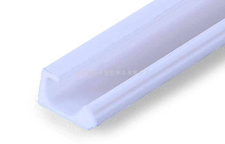 TPR包胶PC型材出现破裂原因